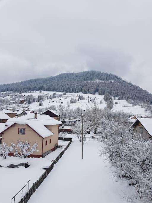 Garsoniera Emilia Διαμέρισμα Câmpulung Moldovenesc Εξωτερικό φωτογραφία
